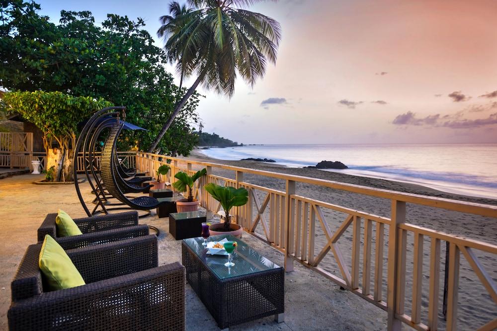 แกรฟตัน บีช รีสอร์ต Hotel Black Rock ภายนอก รูปภาพ