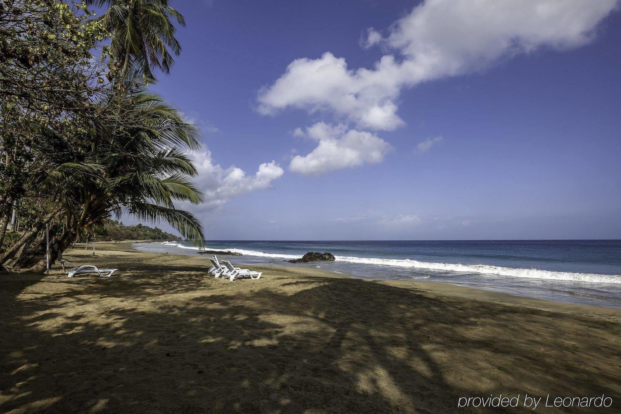 แกรฟตัน บีช รีสอร์ต Hotel Black Rock ภายนอก รูปภาพ
