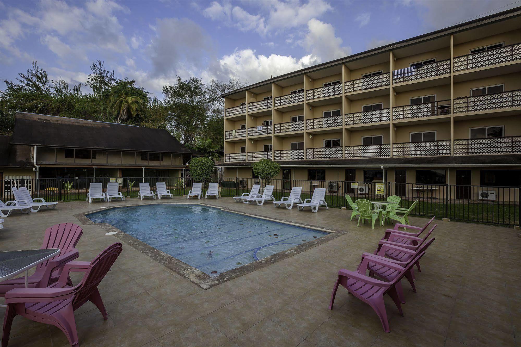 แกรฟตัน บีช รีสอร์ต Hotel Black Rock ภายนอก รูปภาพ