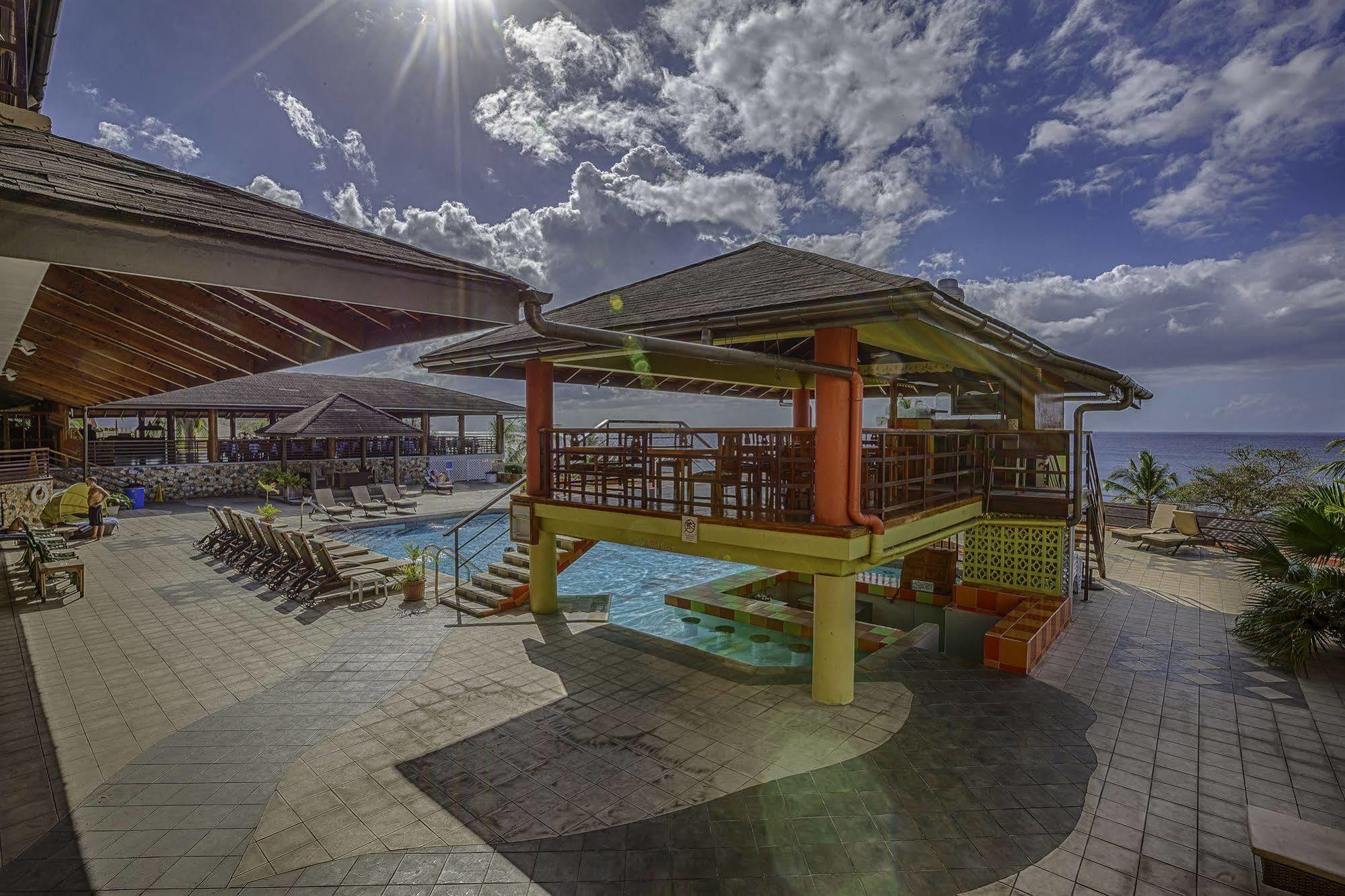 แกรฟตัน บีช รีสอร์ต Hotel Black Rock ภายนอก รูปภาพ